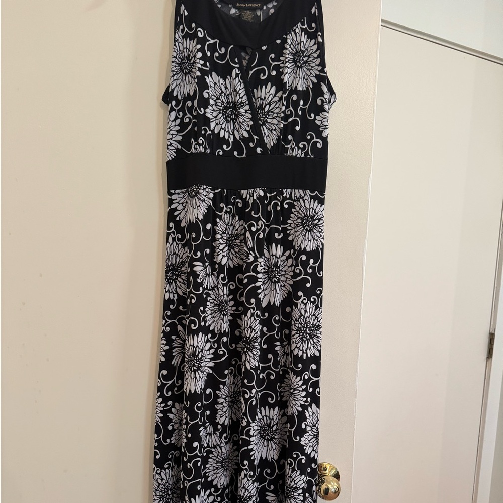 Susan Lawrence Black and white Floral patter dress Small